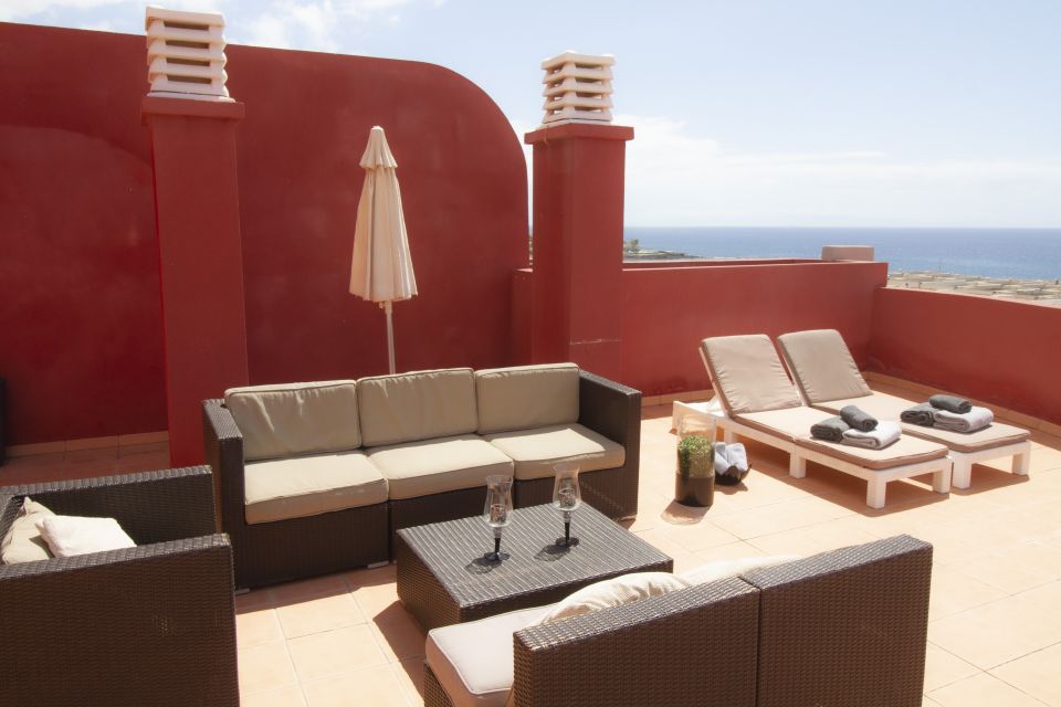 Splendid holiday apartment with terrace and pool in El Medano - Tenerife
